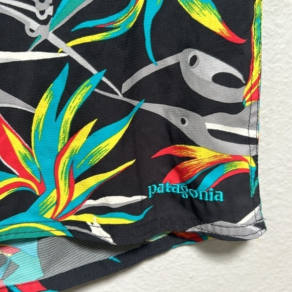 Men's Printed Stretch Planing Board Shorts 20", men’s size 29 waist, bird print - Picture 3 of 10